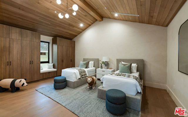 565 Toyopa Drive, Pacific Palisades (los Angeles), CA 90272