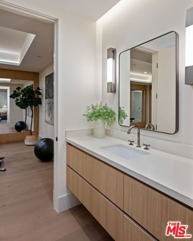 565 Toyopa Drive, Pacific Palisades (los Angeles), CA 90272