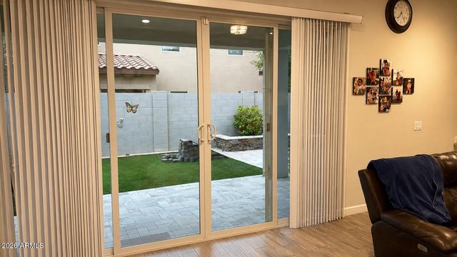 6523 E BLUEFIELD Avenue, Phoenix, AZ 85054