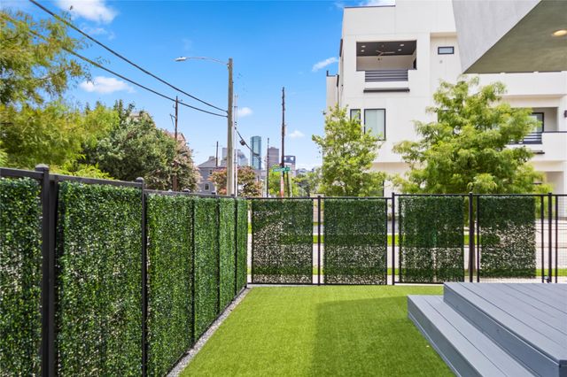 1302 Crocker Street, Houston, TX 77019