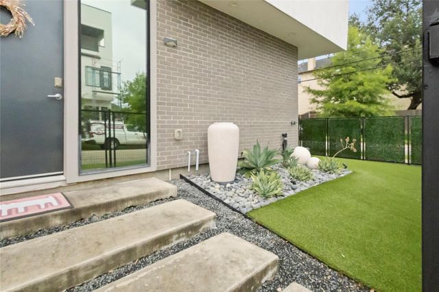 1302 Crocker Street, Houston, TX 77019
