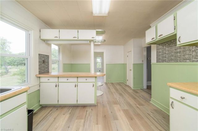115 E Main Street, Jonesville, NC 28642