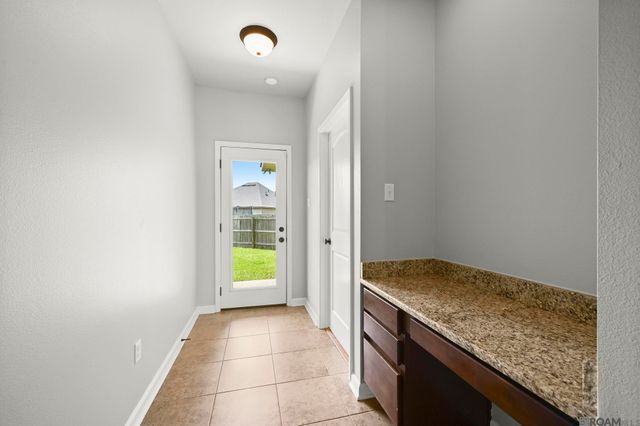 42408 Harborstone Ave, Prairieville, LA 70769