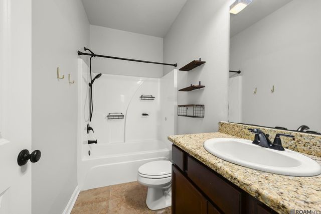 42408 Harborstone Ave, Prairieville, LA 70769
