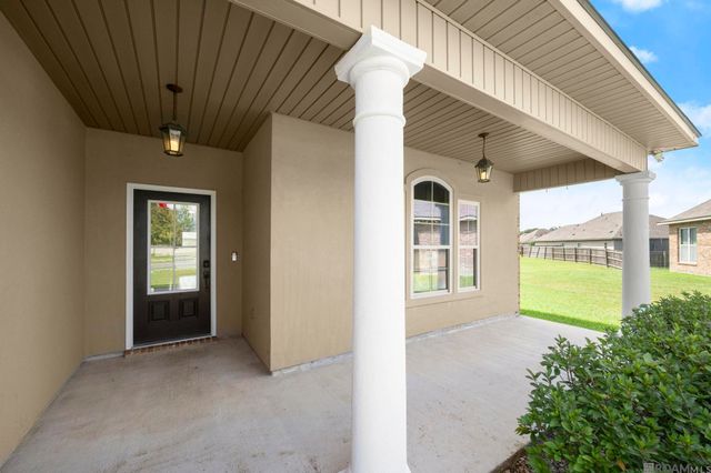 42408 Harborstone Ave, Prairieville, LA 70769