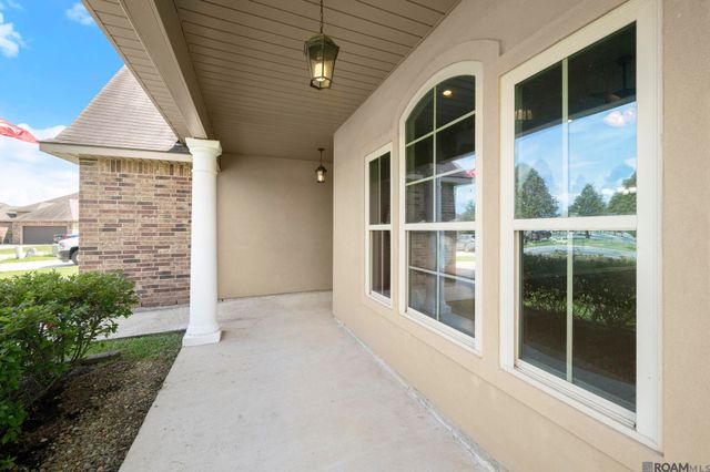 42408 Harborstone Ave, Prairieville, LA 70769