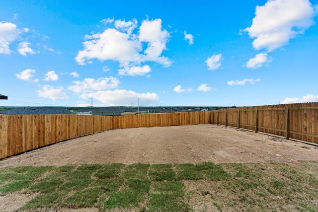 113 Howard DR, Maxwell, TX 78109