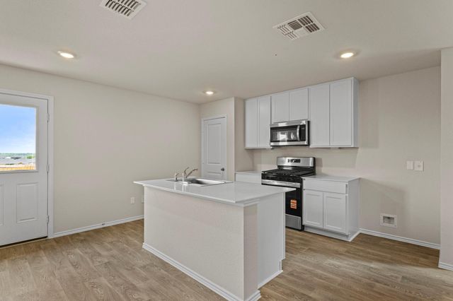 113 Howard DR, Maxwell, TX 78109