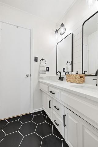 2410 Lone Oak Trail, Garland, TX 75044