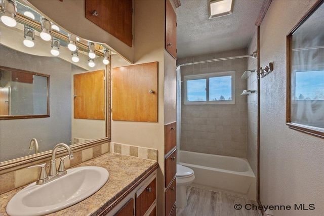 1823 LILAC CT, Cheyenne, WY 82001