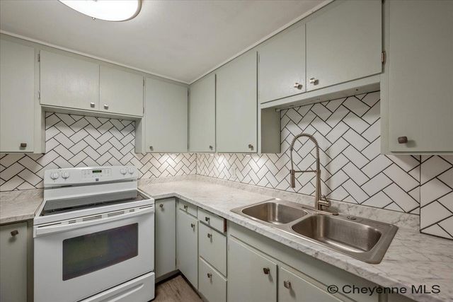 1823 LILAC CT, Cheyenne, WY 82001