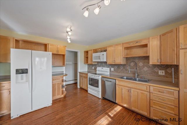 1823 LILAC CT, Cheyenne, WY 82001