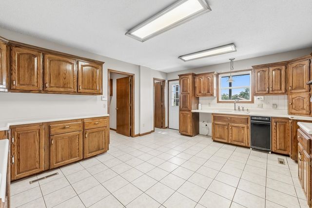 10215 E June dr, Derby, KS 67037