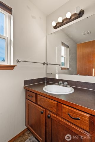 234 Wind River Dr, Chehalis, WA 98532