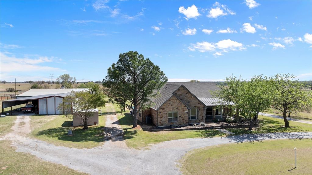 4525 Cattleguard Court, Tolar, TX 76476