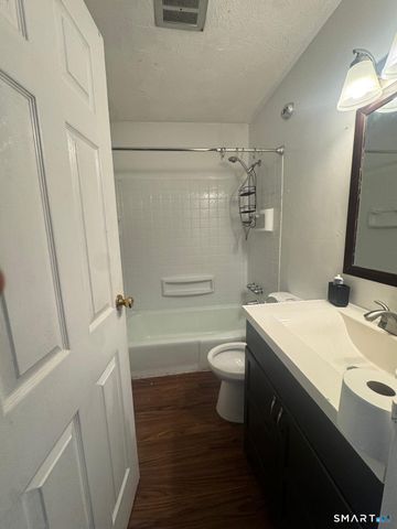 250 North Bishop Avenue APT 19, Bridgeport, CT 06610