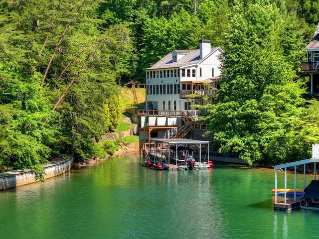 201 Highland Falls Road, Blue Ridge, GA 30513
