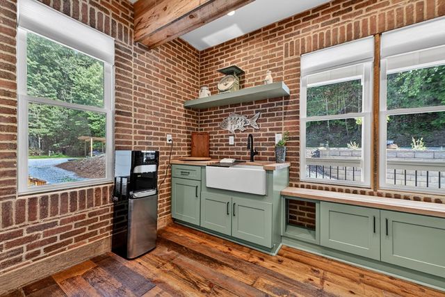 201 Highland Falls Road, Blue Ridge, GA 30513