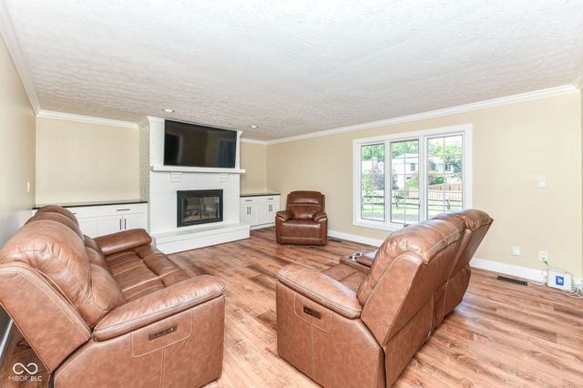 12370 Camberley Lane, Carmel, IN 46033