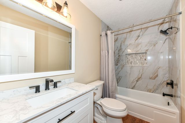 12370 Camberley Lane, Carmel, IN 46033