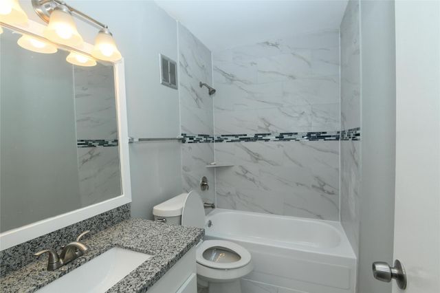2675 Gessner Road 103, Houston, TX 77080