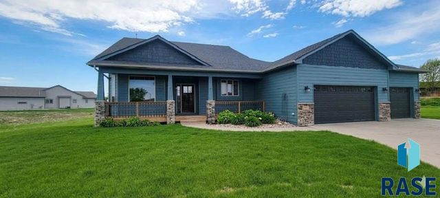 2401 E Baxter Cir Circle, Sioux Falls, SD 57108