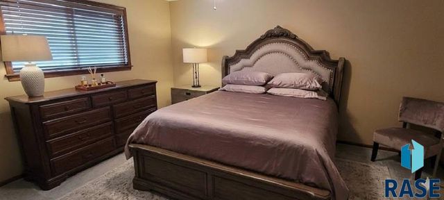 2401 E Baxter Cir Circle, Sioux Falls, SD 57108