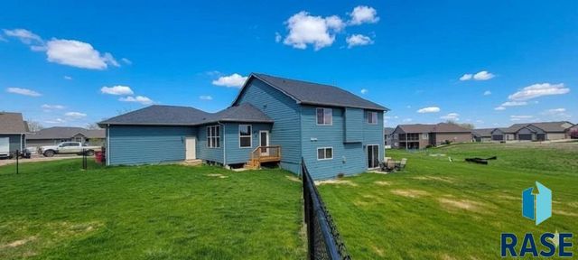 2401 E Baxter Cir Circle, Sioux Falls, SD 57108