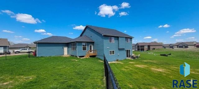 2401 E Baxter Cir Circle, Sioux Falls, SD 57108