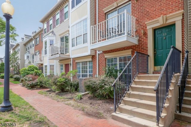 33 Holly St, Jersey City, NJ 07305