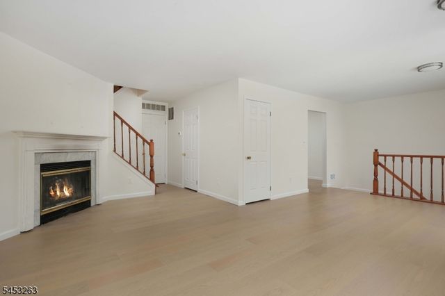 33 Holly St, Jersey City, NJ 07305