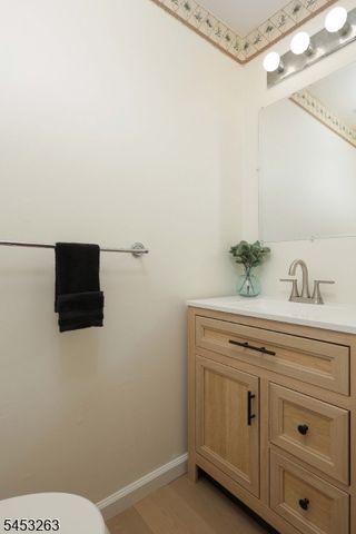 33 Holly St, Jersey City, NJ 07305