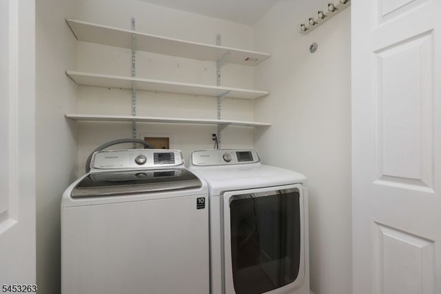 33 Holly St, Jersey City, NJ 07305