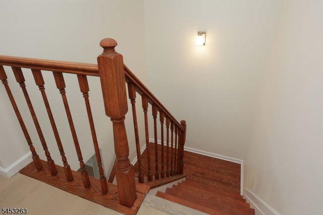 33 Holly St, Jersey City, NJ 07305