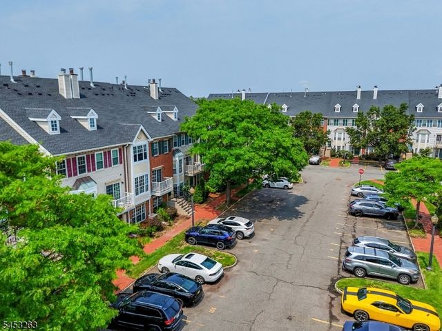 33 Holly St, Jersey City, NJ 07305