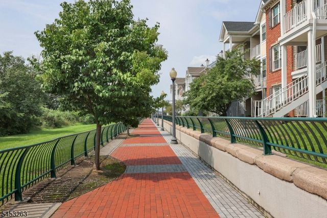 33 Holly St, Jersey City, NJ 07305