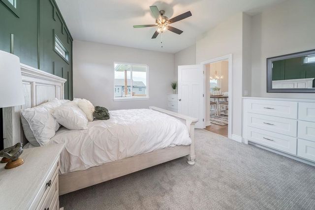 1242 W Ravendale Ln, Goddard, KS 67052