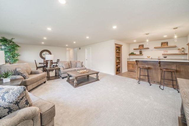 1242 W Ravendale Ln, Goddard, KS 67052