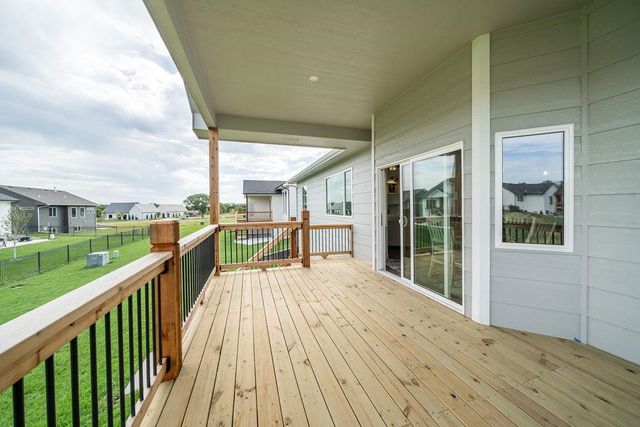 1242 W Ravendale Ln, Goddard, KS 67052