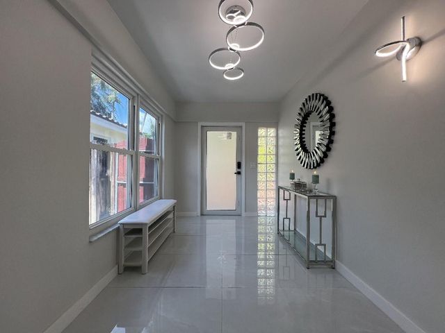 1042 Tyler Street, Hollywood, FL 33019