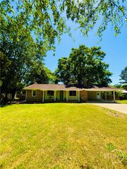 445 Vincent Drive, Athens, GA 30607