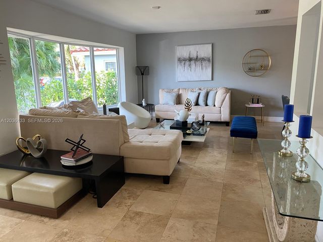 1103 Washington St, Hollywood, FL 33019