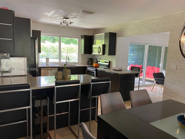 1103 Washington St, Hollywood, FL 33019