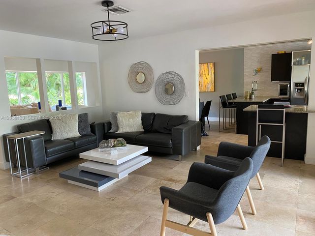 1103 Washington St, Hollywood, FL 33019