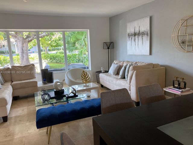 1103 Washington St, Hollywood, FL 33019