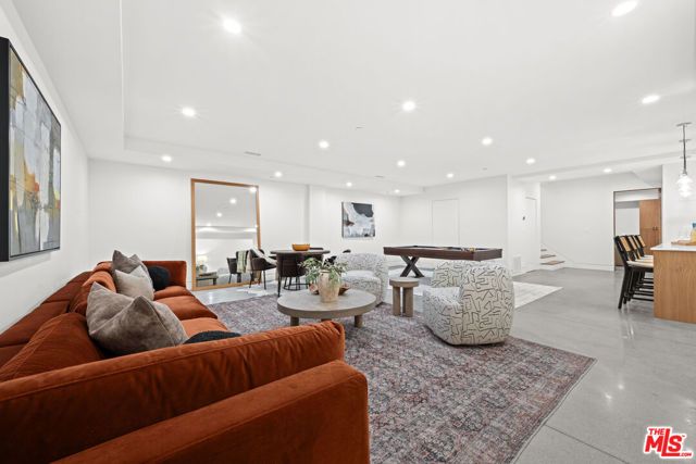 1325 Thayer Avenue, Los Angeles, CA 90024