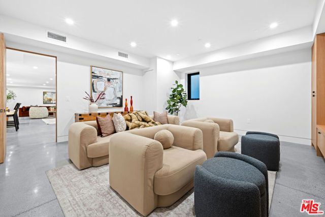 1325 Thayer Avenue, Los Angeles, CA 90024
