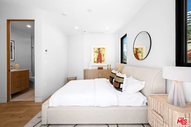1325 Thayer Avenue, Los Angeles, CA 90024