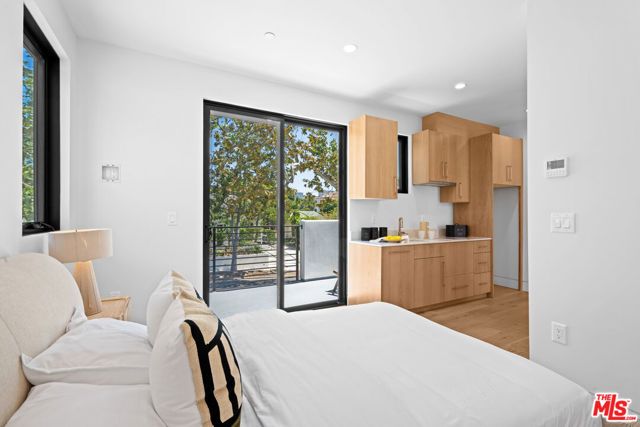 1325 Thayer Avenue, Los Angeles, CA 90024