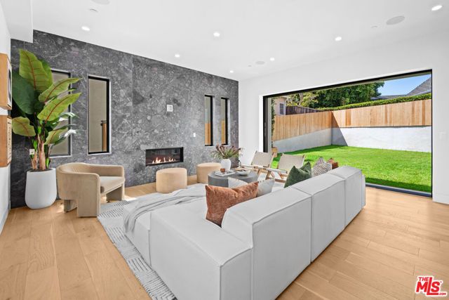 1325 Thayer Avenue, Los Angeles, CA 90024